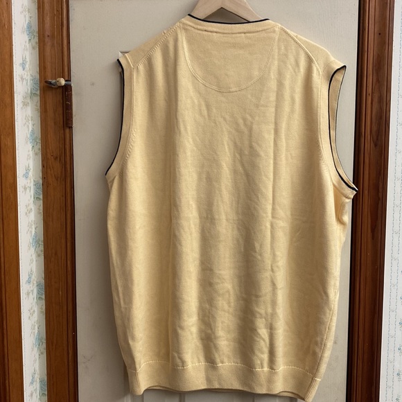 Cypress Links Sports Wear XLT pull over sleeveless sweater - Picture 5 of 6
